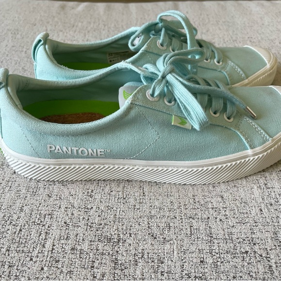 Cariuma Pantone Eggshell Blue Canvas Sneakers Size 8.5 - Picture 3 of 11